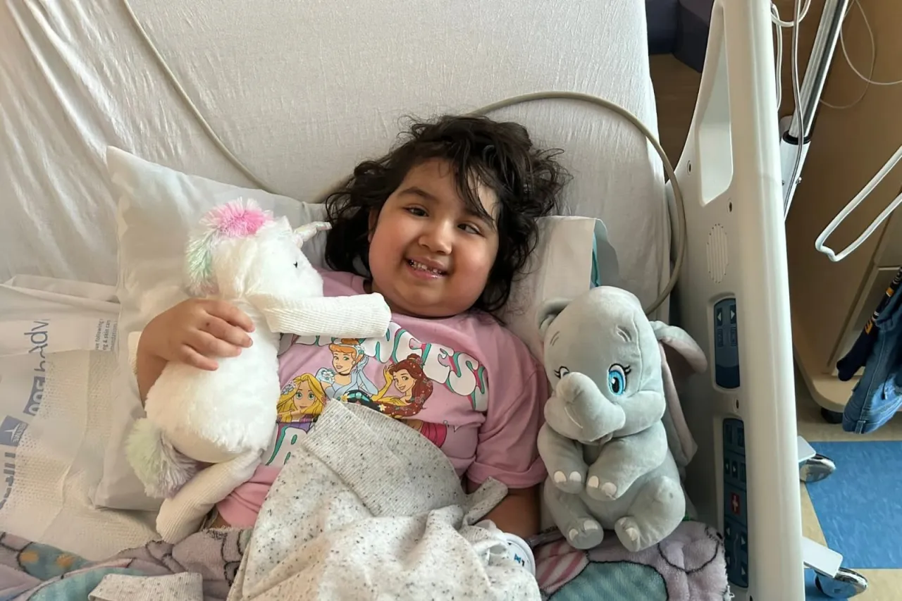 Pequeña con tumor cerebral cumplirá sueño de dar juguetes a niños juarenses