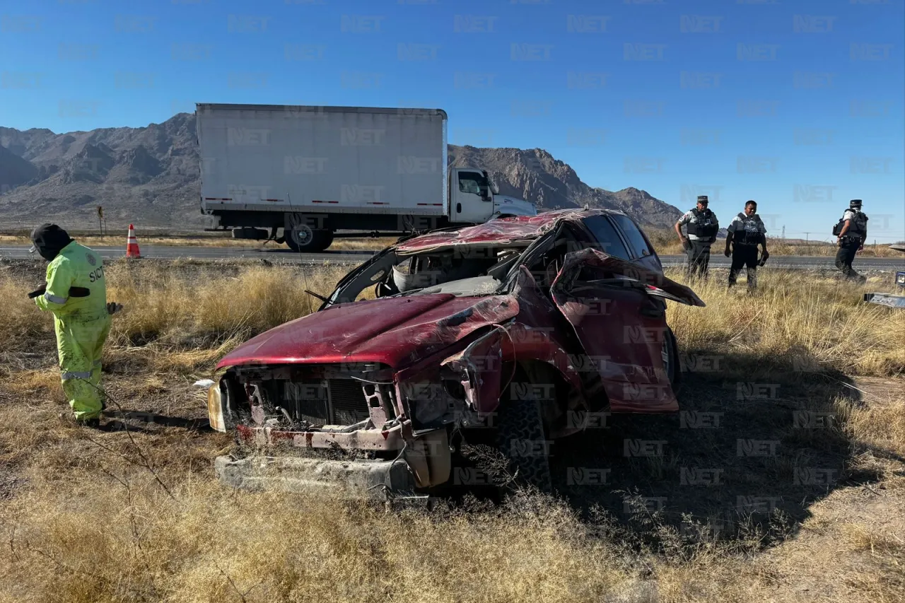 Familia viajaba en la camioneta volcada en la Villa Ahumada–Juárez