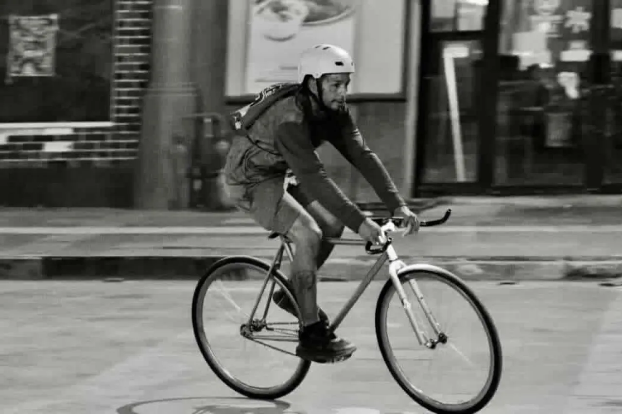 Identifican a ciclista atropellado, permanece delicado en hospital