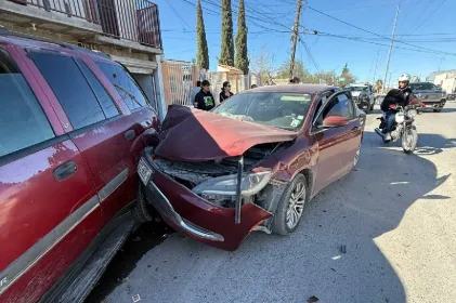 Choque múltiple en la Emiliano Zapata deja solo daños materiales