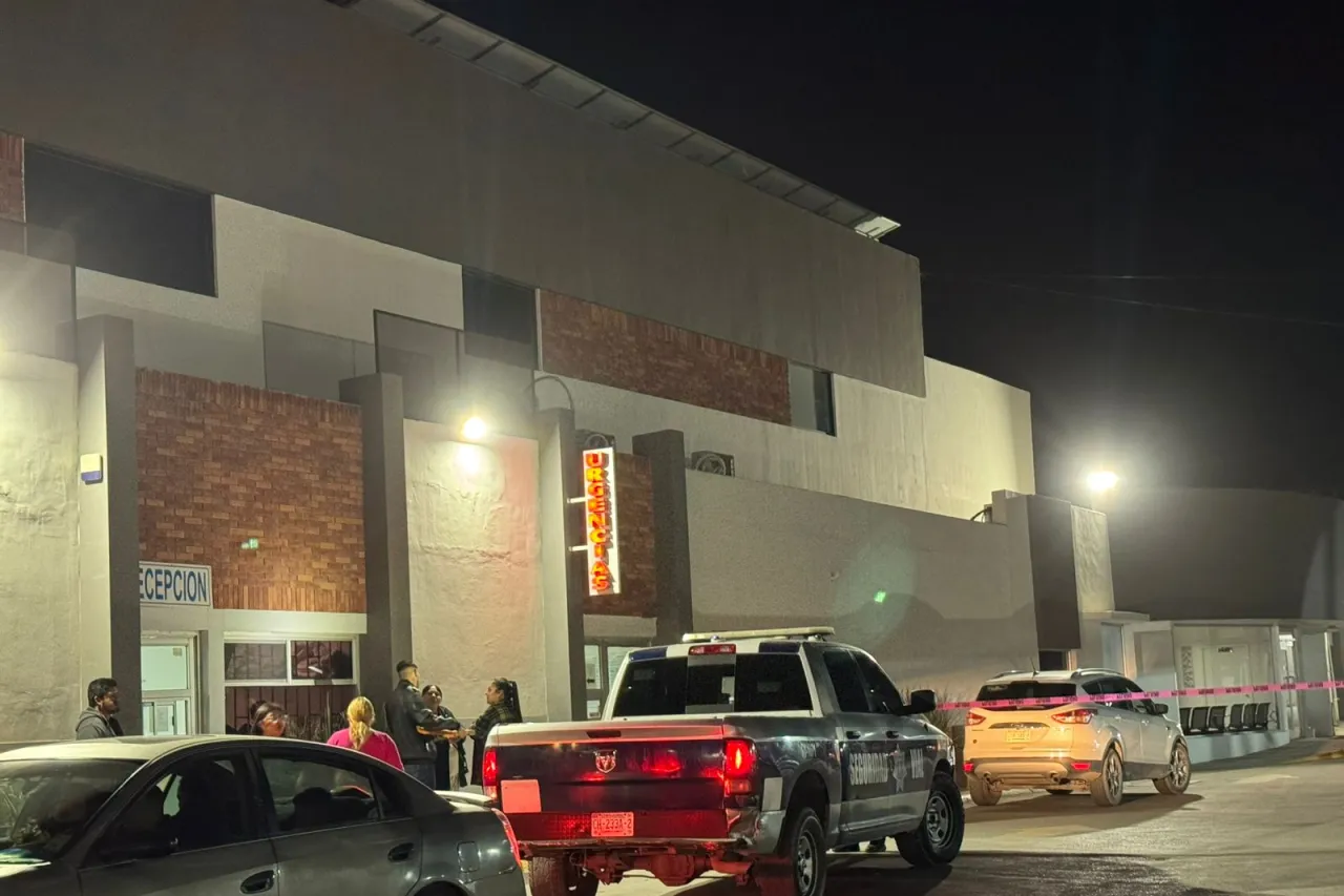 Cae conductora de plataforma en dique y fallece ahogada