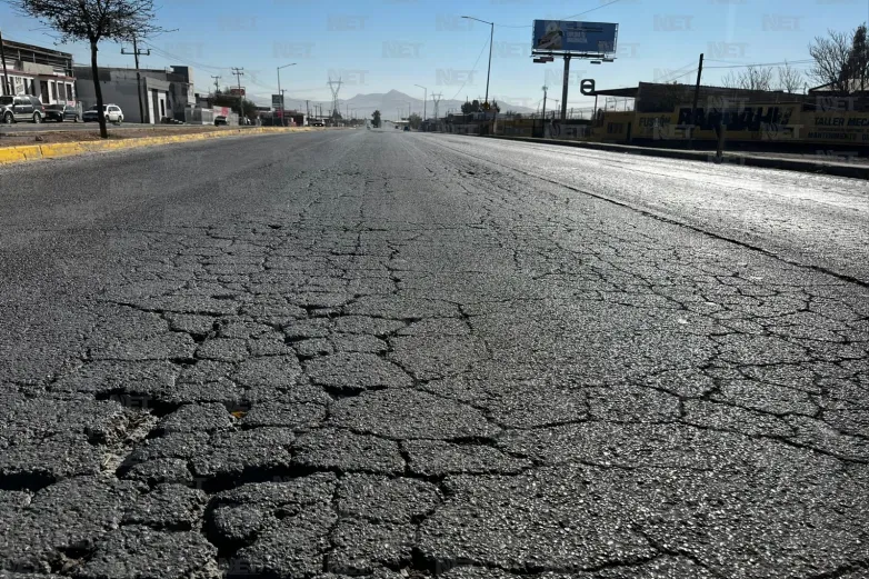 Chihuahua: Denuncian deterioro del asfalto en la avenida Fuentes Mares