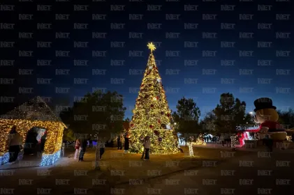 Familias disfrutan la villa navideña 'Navidad a lo Mexa' en el Parque DIF