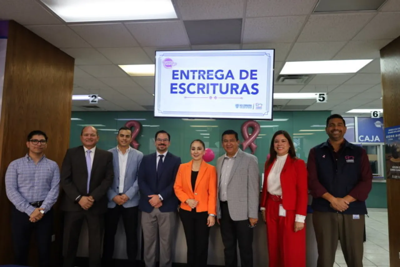 Entrega Estado escrituras a beneficiarios de 15 municipios de la entidad