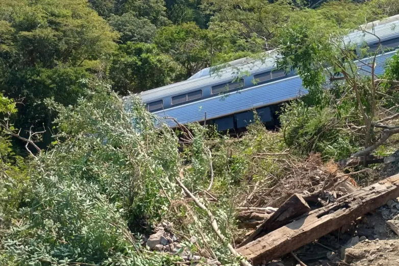 Descarrilamiento de Tren Interoceánico deja 13 muertos en Oaxaca