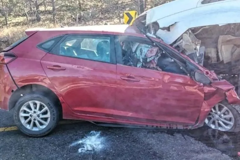 Lamentan escuelas fallecimiento de médicos pasantes en accidente