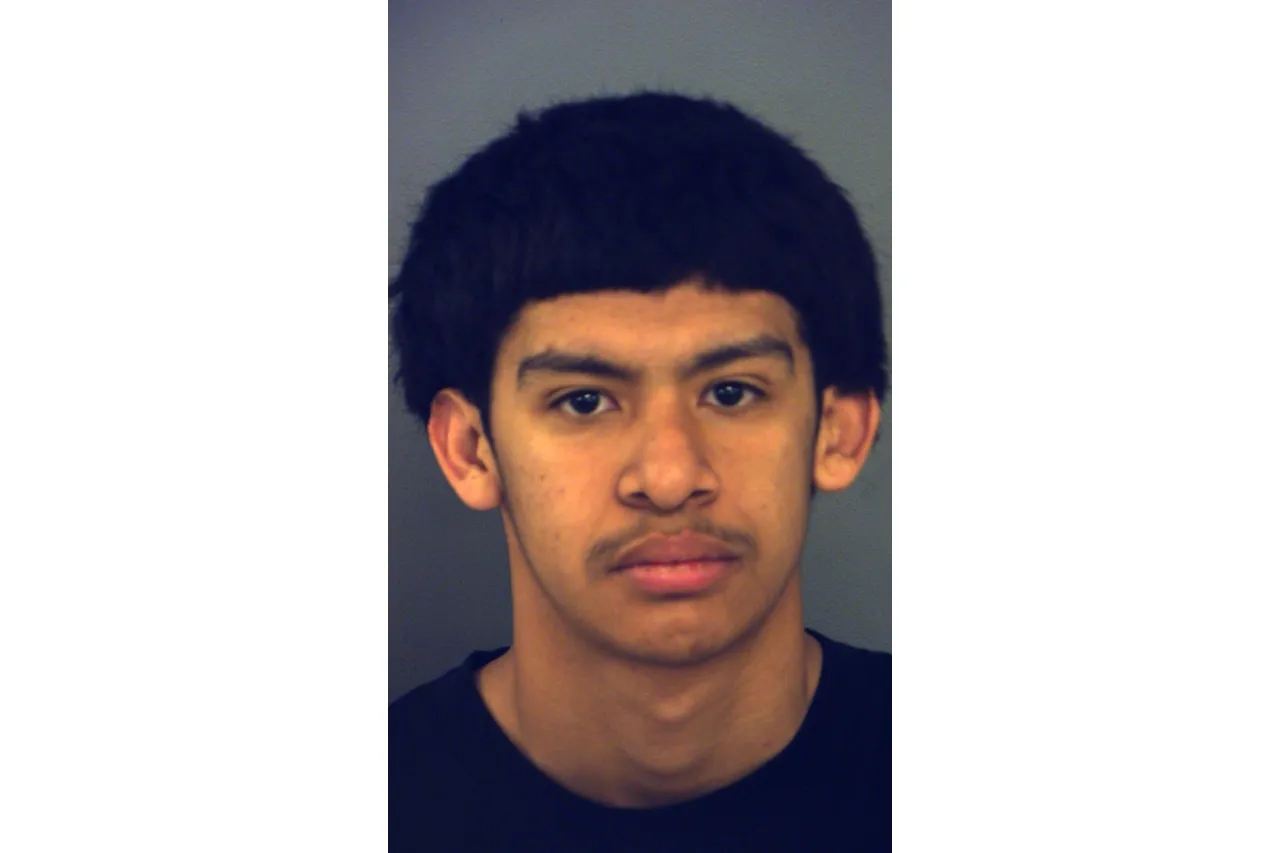 Detienen a joven de 19 años tras tiroteo por furia al volante en El Paso