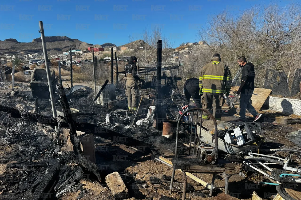 Juárez: Incendio consume cuarto de madera