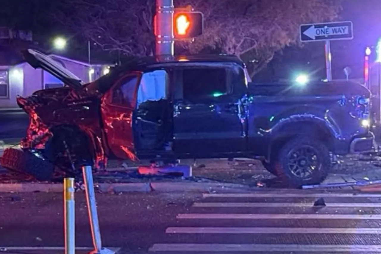 El Paso: Muere jovencita de 18 años en accidente vial