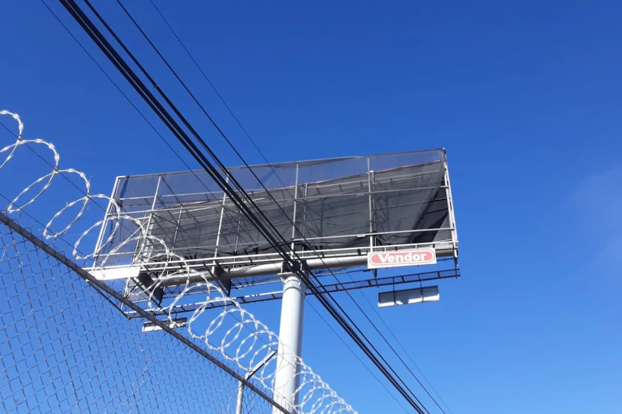 Llama gobierno municipal de Chihuahua a regularizar anuncios publicitarios