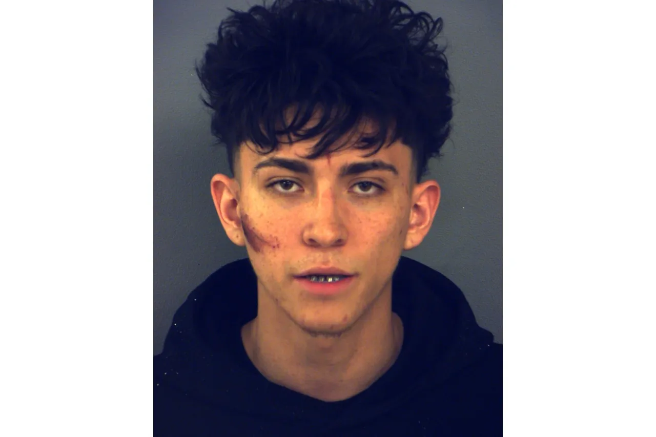 Lo arrestan por posesión de sustancia controlada y resistirse a arresto en EP