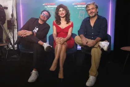 'Un Hombre por Semana': Ana de la Reguera navega por las apps de citas