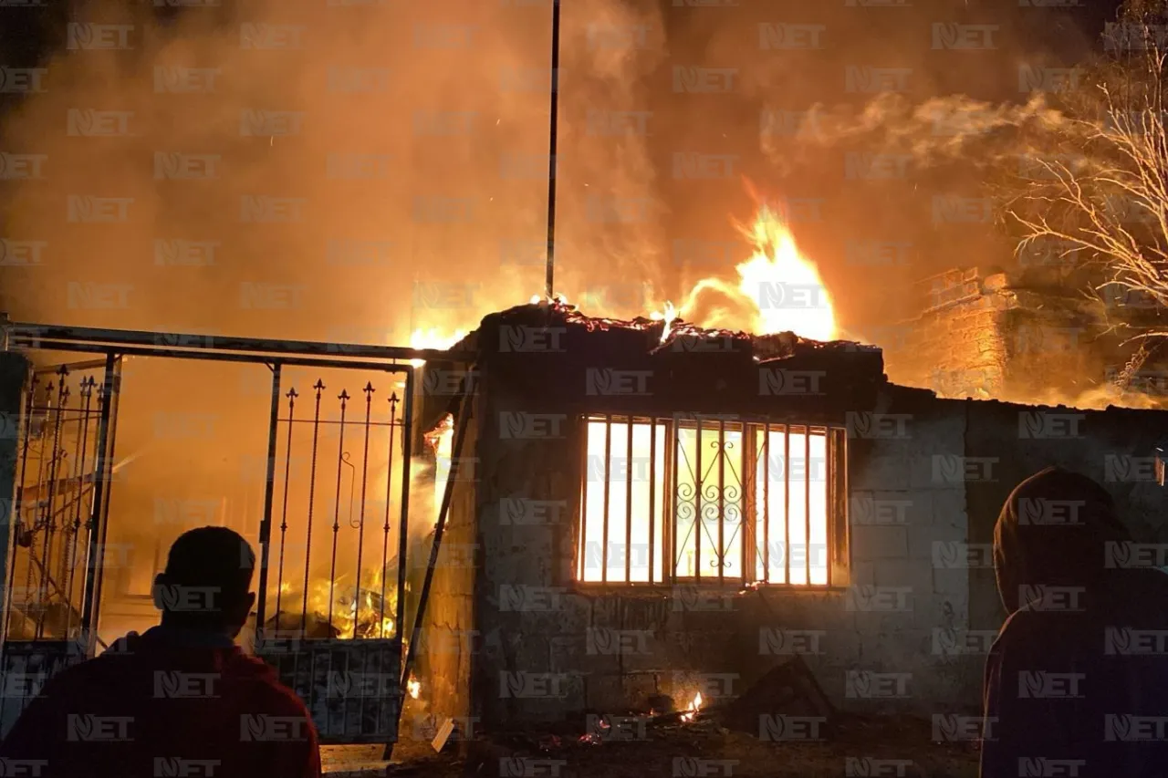 Familia lo pierde todo en incendio de su casa por aparente corto circuito