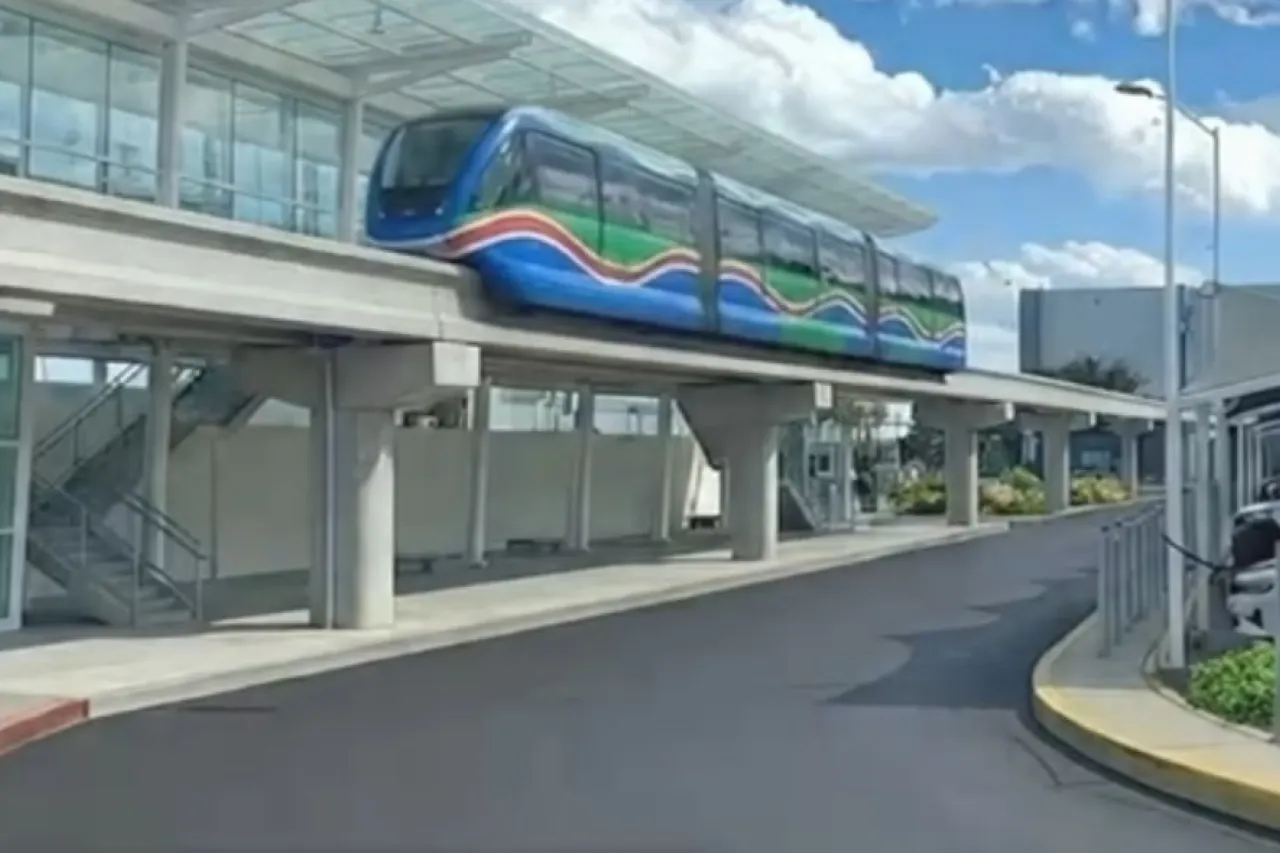 Proponen tren binacional que una aeropuertos de Juárez- El Paso