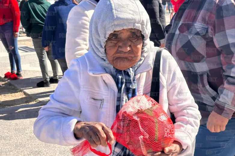 Finaliza alcalde recorrido con entrega de alimentos en 7 colonias