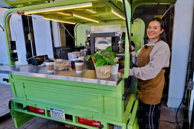 Pao y Vale adaptan motocarro para la venta de café y jugos naturales