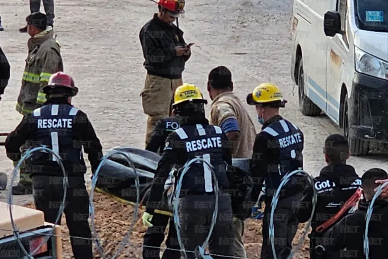 Rescatan cuerpos de obreros sepultados por derrumbe en maquiladora de Juárez