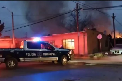 Incendio consume vivienda y taller de carrocería en El Granjero