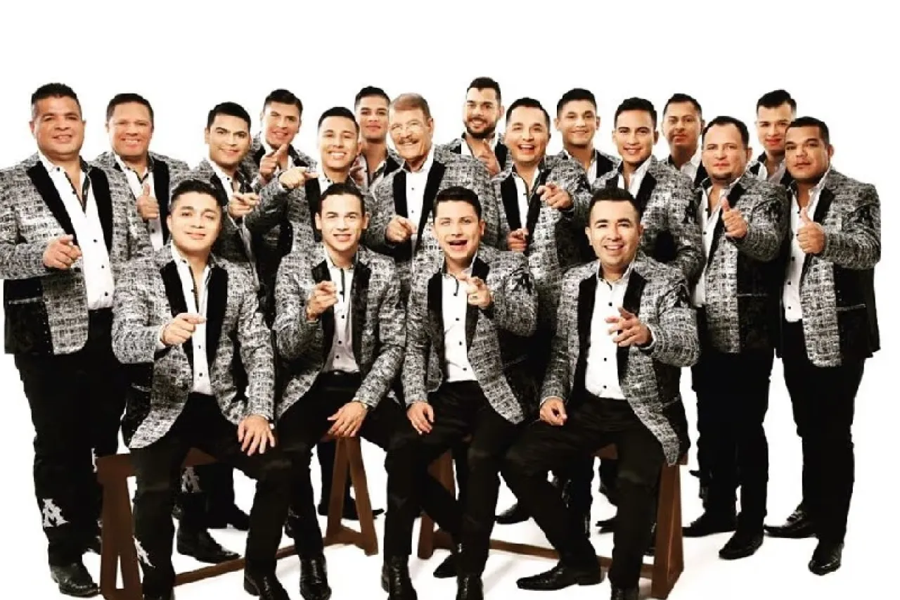 La Arrolladora Banda El Limón celebra doble nominación a Premio Lo Nuestro 2026