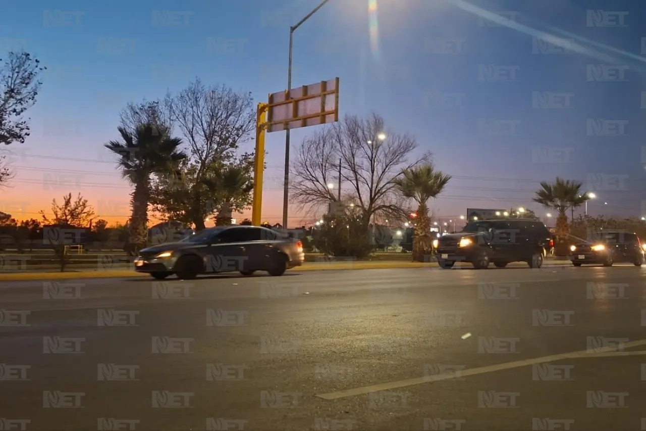 Largas filas para cruzar a El Paso este viernes