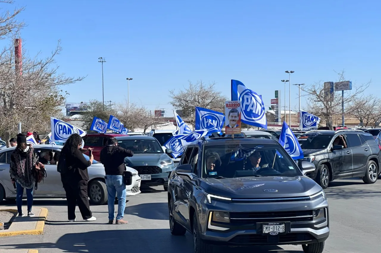Realizan caravana en homenaje a Francisco Barrio Terrazas
