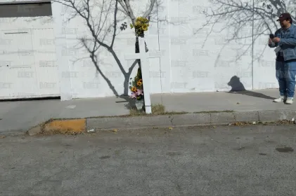 Roban la cruz del memorial de Isabel Cabanillas