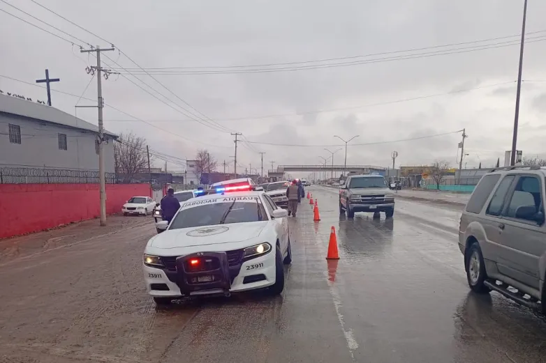 Chocan 2 vehículos en el kilómetro 29 por carretera mojada