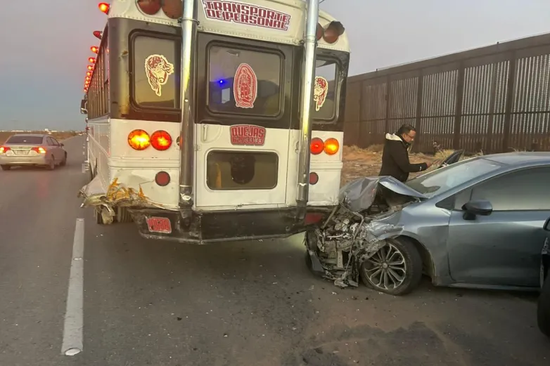 Intenta evadir auto varado y ocasiona choque múltiple en Anapra - Santa Teresa