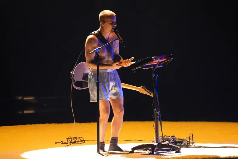 Momentos clave de los Grammy: Mars, Carpenter y un Bieber en boxer