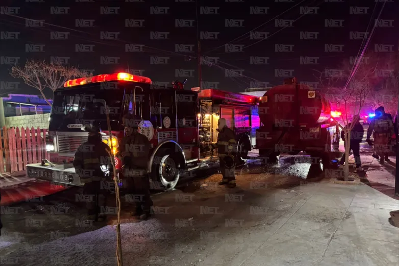 Ingresan a domicilio, amenazan a habitantes y prenden fuego a dos viviendas	