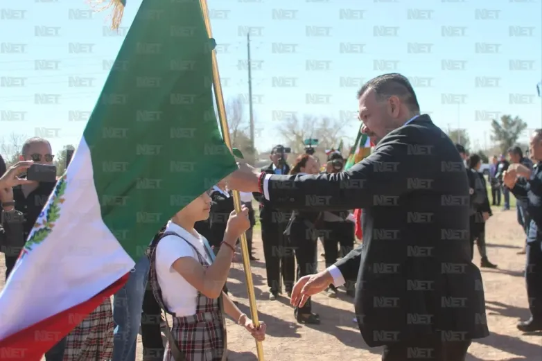 Convocan a escuelas de Juárez a ceremonia del Día de la Bandera