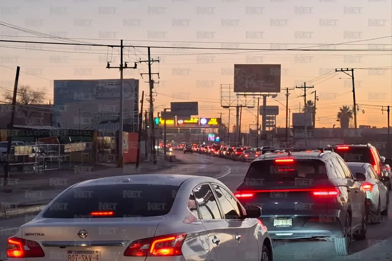 Kilométricas filas en los puentes internacionales