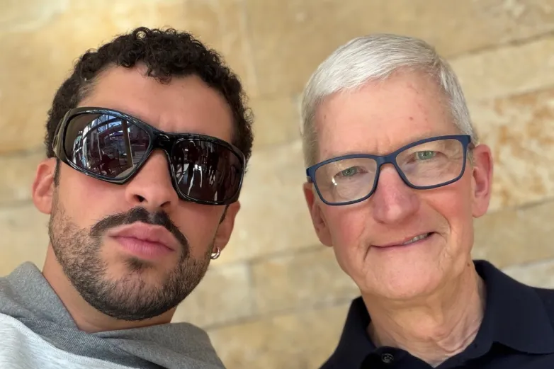 No puedo esperar por el Super Bowl: CEO de Apple comparte foto junto a Bad Bunny