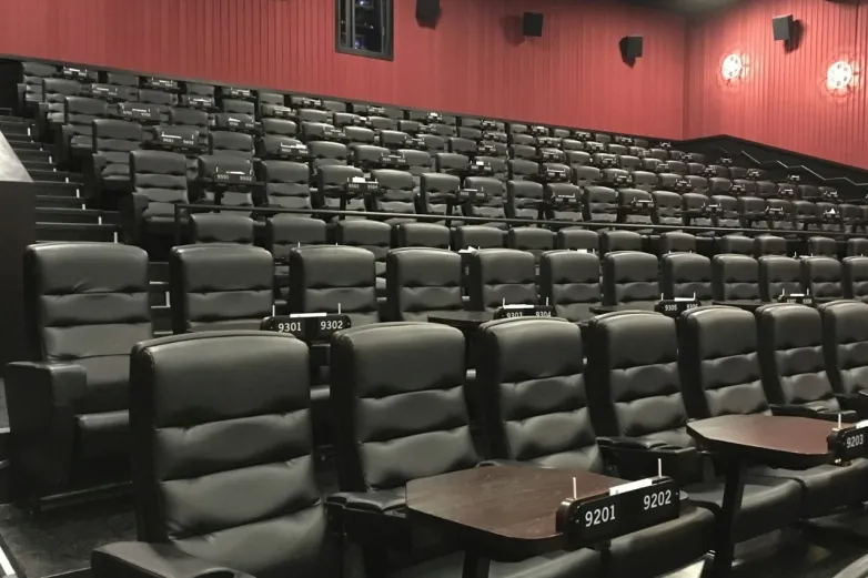 Cesa operaciones querida cadena de cines en El Paso