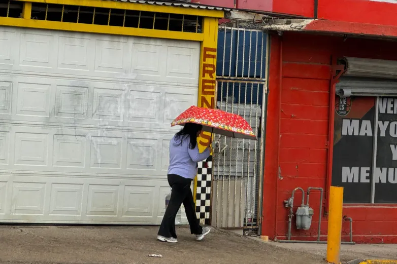 Comienza a caer lluvia ligera en zonas de Ciudad Juárez 