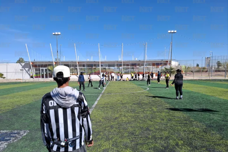 Definen semifinalistas del Quack Bowl en el Parque Central
