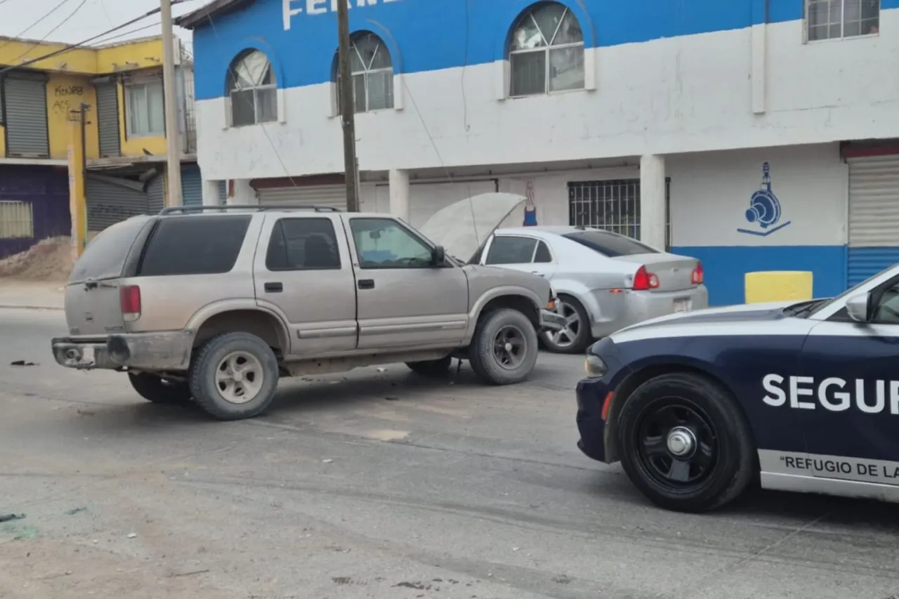 Mustang se pasa alto y choca en Zaragoza