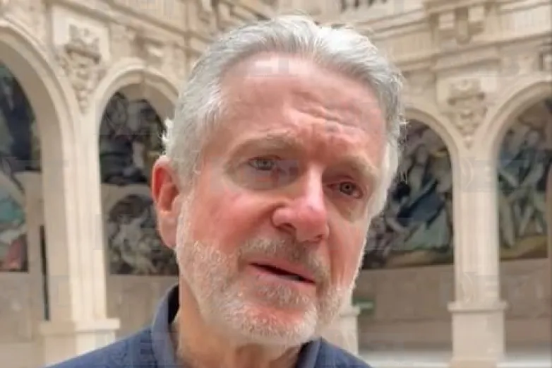 Aquí estamos de nuevo, vestidos de azul: Santiago Creel