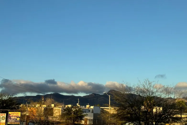Amanece Juárez a 7°C y cielos parcialmente nublados