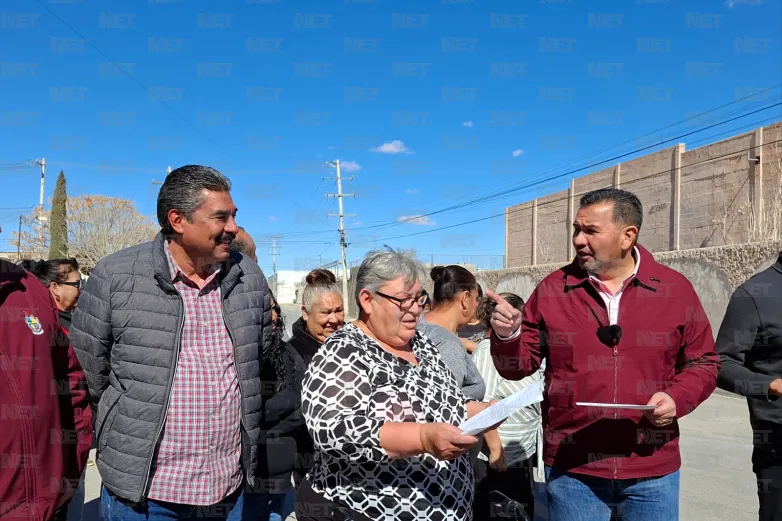 Entrega alcalde obra de repavimentación en la calle Bugambilias