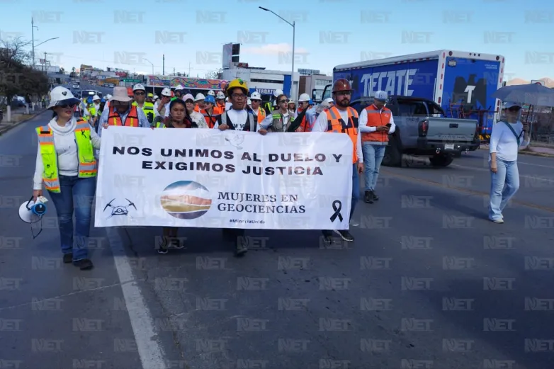 Marchan en silencio por mineros asesinados en Sinaloa