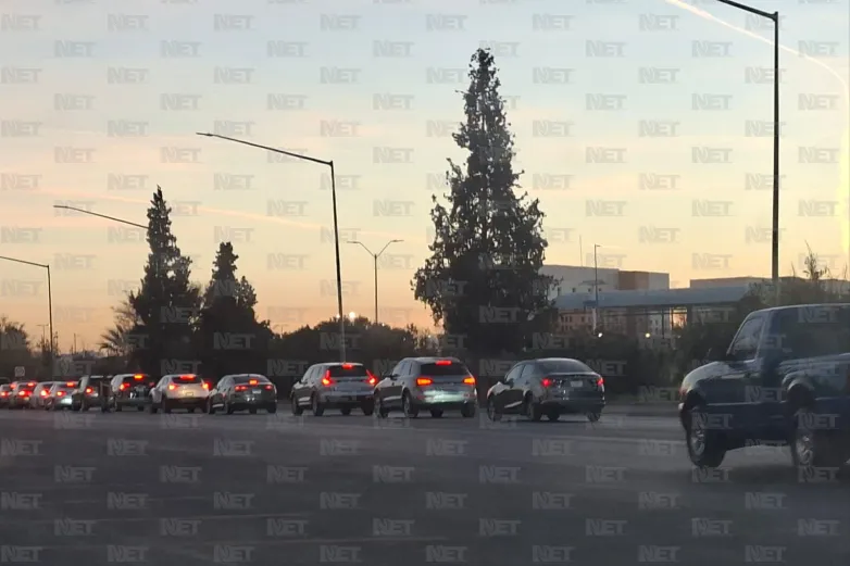 Largas filas en los puentes internacionales