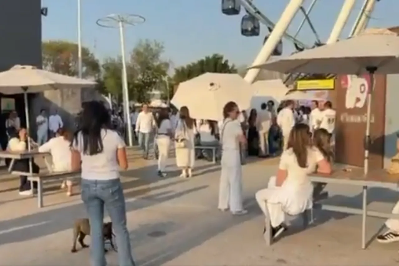 Exigen justicia tras triple homicidio afuera de bar en Puebla