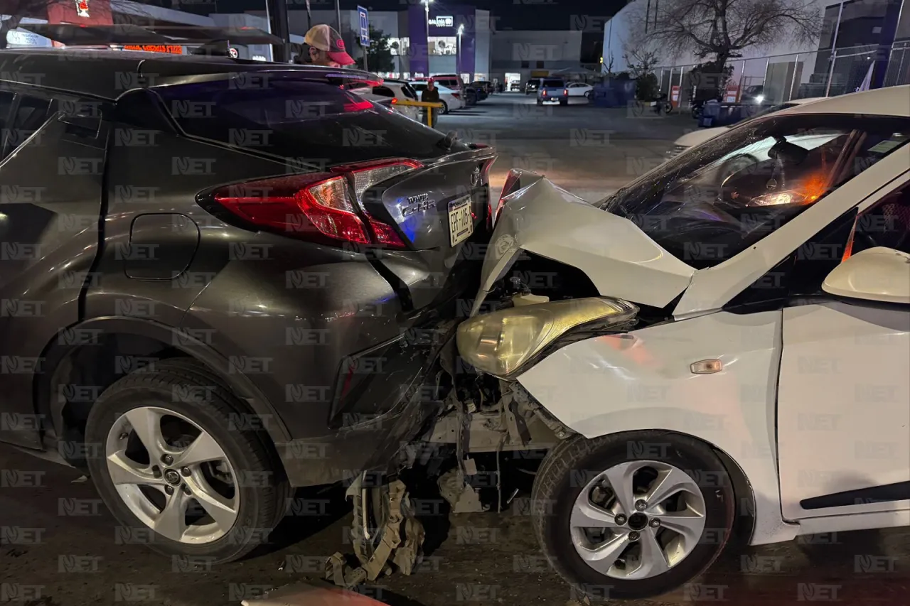 Chocan 5 vehículos en la Paseo Triunfo de la República; uno se da a la fuga