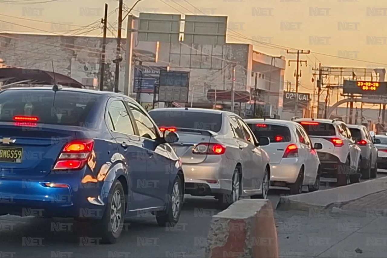 Esperan hasta 2 horas para cruzar a El Paso