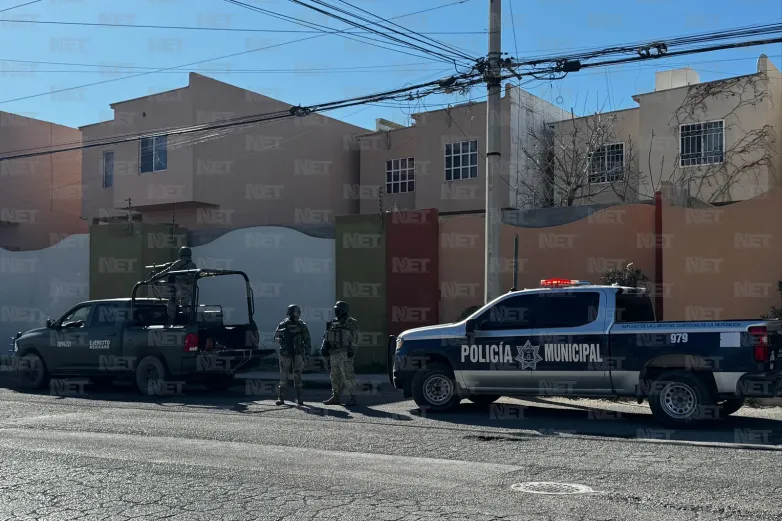 Ejecutan a mujer frente a su casa en Complejo Roma