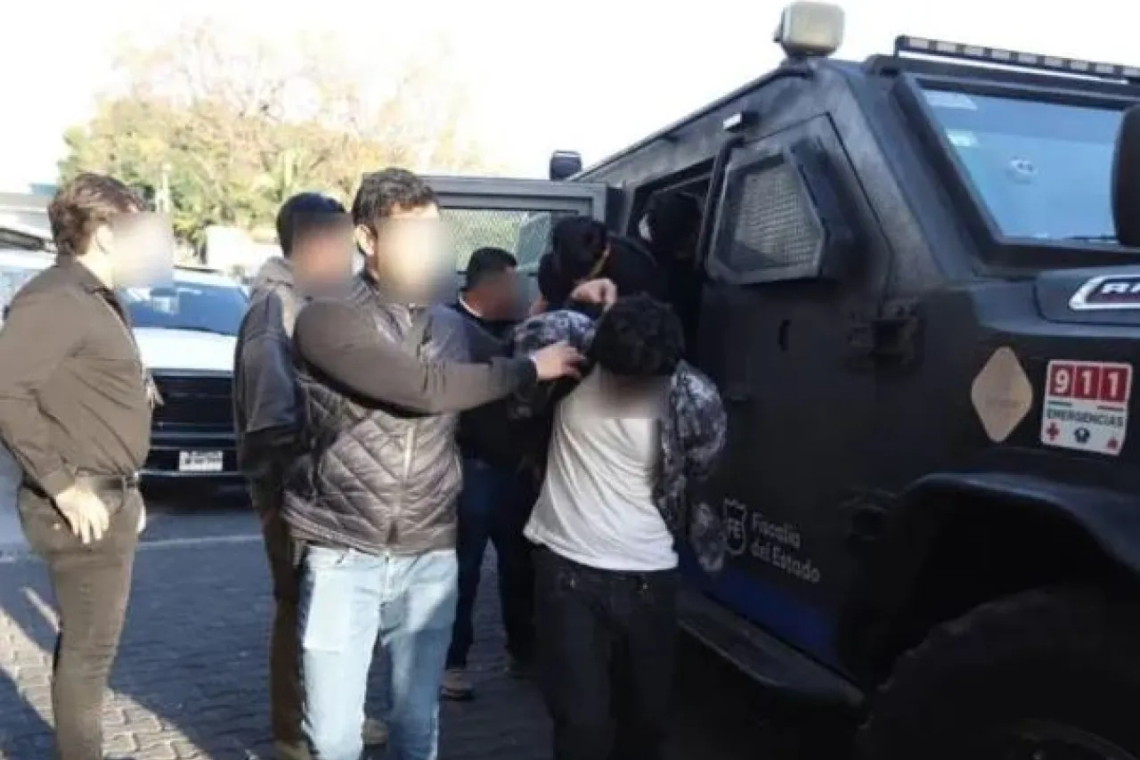 Imputan a 13 por quema de vehículos y bloqueos en Jalisco