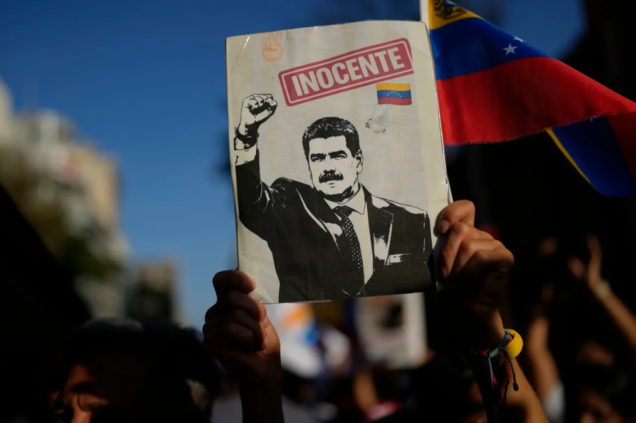 Acusa defensa de Maduro que EU impide Venezuela cubra sus gastos legales