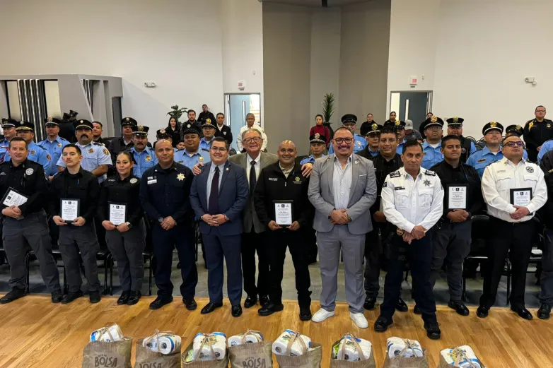 Reconocen a 60 elementos de Protección Civil en Juárez