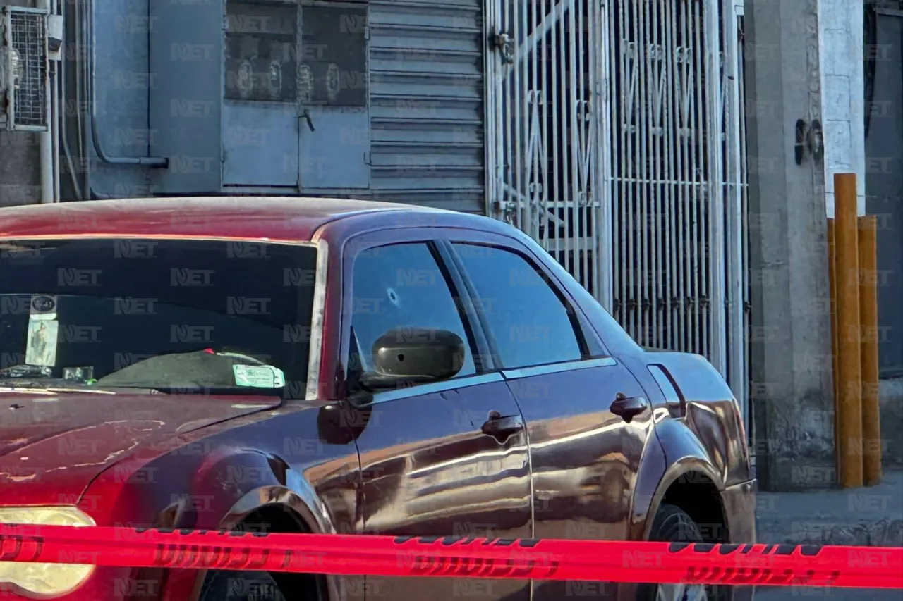 Disparan contra auto de mujer y escapa ilesa en Héroes de la Revolución